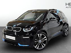 Svart (black) Begagnad 2022 BMW i3 Comfort Edition Halvkombi | 268 700 kr (Lite dyr)