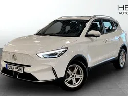 Vit (white) Begagnad 2022 MG ZS Luxury Sedan | 254 900 kr (Bra pris)