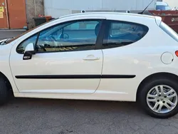 Vit Begagnad 2007 Peugeot 207 Halvkombi | 20 300 kr (Marknadspris)