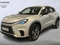 Silver Ny 2024 Lexus LBX SUV | 359 000 kr (Marknadspris)