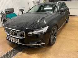 Svart (svart metallic) Begagnad 2021 Volvo V90 Inscription Kombi | 345 000 kr (Marknadspris)