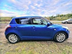 Blå Begagnad 2012 Suzuki Swift Halvkombi | 46 000 kr (Marknadspris)