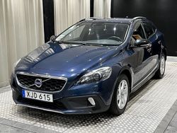 Blå Begagnad 2014 Volvo V40 CC Momentum Kombi | 119 900 kr (Marknadspris)