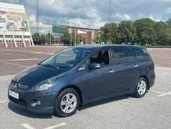 Mörkblå Begagnad 2004 Mitsubishi Grandis Minibuss | 29 900 kr (Marknadspris)