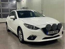 Vit Begagnad 2014 Mazda 3 Core Halvkombi | 85 000 kr (Marknadspris)