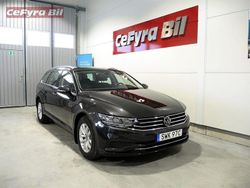 Mörkgrå (grå) Begagnad 2022 VW Passat Business Kombi | 297 900 kr (Marknadspris)