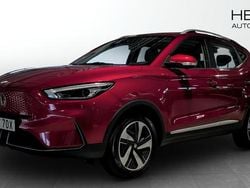 Röd (red) Begagnad 2022 MG ZS Luxury Sedan | 224 900 kr (Bra pris)
