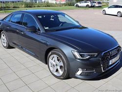 Grå samma som bilen Ny 2024 Audi A6 Sedan | 529 900 kr (Marknadspris)