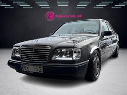 Mörkgrå Begagnad 1987 Mercedes E300 Sedan | 48 900 kr