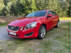 Röd Begagnad 2012 Volvo V60 Summum Kombi | 105 000 kr (Bra pris)