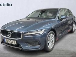 Mörkblå Begagnad 2018 Volvo V60 Momentum Kombi | 259 900 kr (Lite dyr)