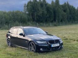 Svart Begagnad 2010 BMW 320 Comfort Edition Kombi | 65 000 kr (Marknadspris)