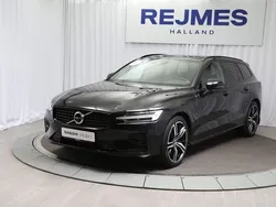 Svart Begagnad 2022 Volvo V60 R-Design Kombi | 469 500 kr (Marknadspris)