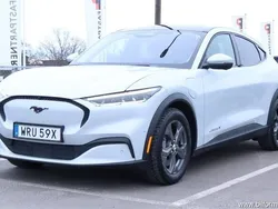 Vit Begagnad 2021 Ford Mustang Mach-E SUV | 349 900 kr (Marknadspris)