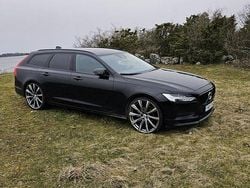 Svart Begagnad 2018 Volvo V90 Kinetic Kombi | 180 000 kr (Marknadspris)