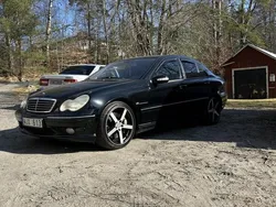 Blå Begagnad 2002 Mercedes C32 AMG Avantgarde Sedan | 115 000 kr