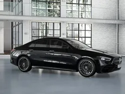 Svart Ny 2025 Mercedes CLA200 Advanced Plus Sedan | 447 400 kr (Marknadspris)