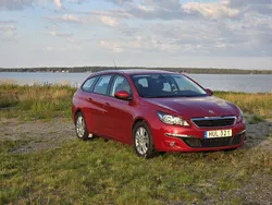 Röd Begagnad 2015 Peugeot 308 Active Kombi | 98 500 kr (Marknadspris)