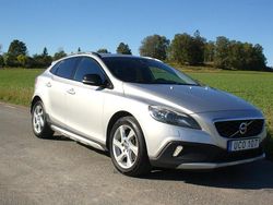 Silver Begagnad 2015 Volvo V40 CC Momentum Kombi | 119 900 kr (Superpris)