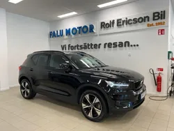 Svart Begagnad 2022 Volvo XC40 Plus SUV | 319 500 kr