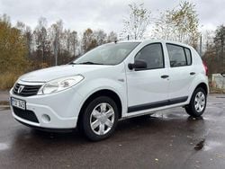 Vit Begagnad 2012 Dacia Sandero Halvkombi | 29 900 kr (Marknadspris)