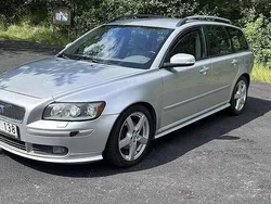 Ljusgrå Begagnad 2007 Volvo V50 Momentum Kombi | 32 900 kr (Bra pris)