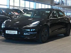 Svart Begagnad 2020 Tesla Model 3 Long Range AWD Sedan | 289 000 kr (Marknadspris)