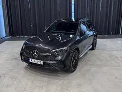 Grå Begagnad 2023 Mercedes GLC300e AMG SUV | 649 900 kr (Marknadspris)