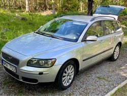 Grå Begagnad 2005 Volvo V50 Kombi | 60 000 kr (Lite dyr)