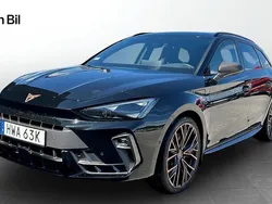 Svart (midnight black metallic) Begagnad 2024 Cupra Leon VZ Kombi | 489 000 kr