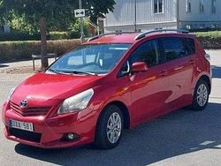 Röd Begagnad 2012 Toyota Verso Minibuss | 69 000 kr (Marknadspris)