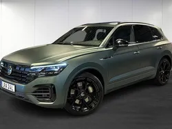 Grå (grey) Begagnad 2023 VW Touareg R SUV | 750 000 kr (Marknadspris)