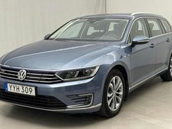 Blå Begagnad 2018 VW Passat | 177 000 kr (Marknadspris)