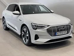 Glaciärvit metallic Begagnad 2022 Audi e-tron Proline SUV | 404 900 kr (Bra pris)