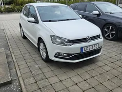 Vit Begagnad 2016 VW Polo Halvkombi | 99 000 kr (Marknadspris)