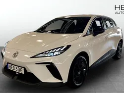 Vit (white) Begagnad 2022 MG MG4 EV Halvkombi | 254 900 kr (Dyr)