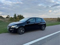 Svart Begagnad 2016 Peugeot 308 Active Halvkombi | 89 000 kr (Bra pris)