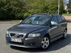 Grå Begagnad 2011 Volvo V50 R-Design Kombi | 34 999 kr (Marknadspris)