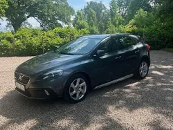 Grå Begagnad 2013 Volvo V40 CC Summum Kombi | 130 000 kr (Bra pris)