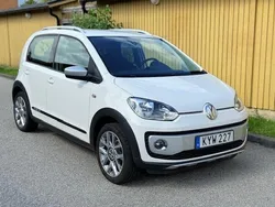 Vit Begagnad 2016 VW cross up! Halvkombi | 59 900 kr