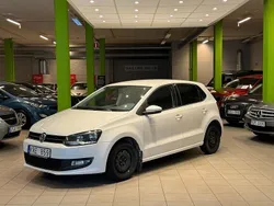 Vit Begagnad 2010 VW Polo Halvkombi | 34 900 kr (Marknadspris)
