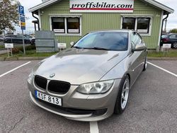 Ljusbrun Begagnad 2010 BMW 325 Comfort Edition Sportkupé | 74 900 kr (Marknadspris)