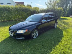 Svart Begagnad 2013 Volvo V70 R-Design Momentum Kombi | 79 500 kr (Bra pris)