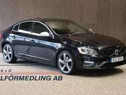 Svart (svartmetallic) Begagnad 2014 Volvo S60 R-Design Sedan | 149 900 kr (Marknadspris)
