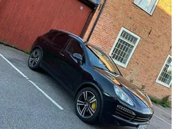 Svart Begagnad 2011 Porsche Cayenne SUV | 185 000 kr (Marknadspris)