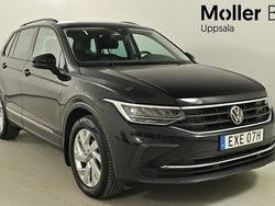 Deep black pearl Begagnad 2023 VW Tiguan SUV | 289 900 kr (Bra pris)