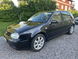 Svart Begagnad 2000 VW Golf IV Highline Halvkombi | 70 000 kr