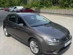 Grå Begagnad 2016 Seat Leon Style Halvkombi | 105 000 kr (Marknadspris)