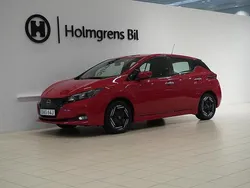 Röd Begagnad 2022 Nissan Leaf Acenta Halvkombi | 169 900 kr (Lite dyr)