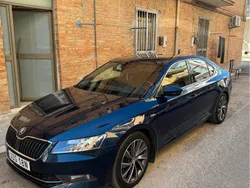 Blå Begagnad 2019 Skoda Superb Business Line Halvkombi | 219 000 kr (Marknadspris)